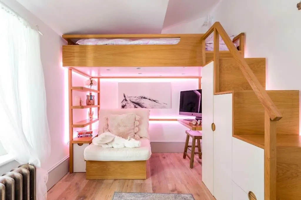 Stylish Townhouse In Vibrant North Laine Villa Brighton United Kingdom